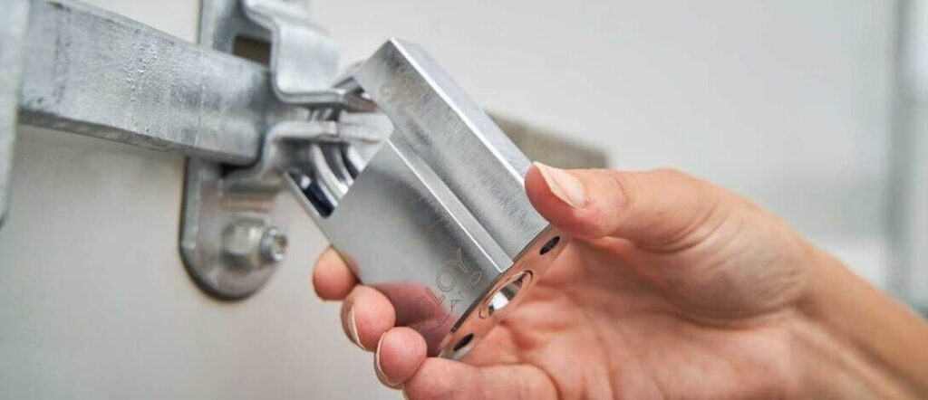 abloy padlock female hand